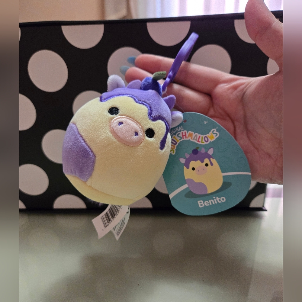 🫐Benito Squishmallow Clip🐮